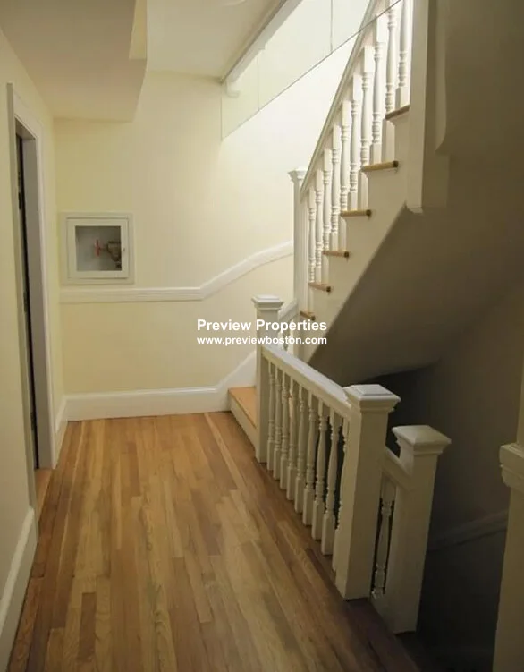 881 Massachusetts Ave, Mid Cambridge