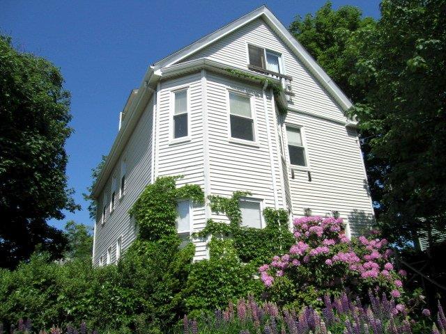 89 College Ave, Medford