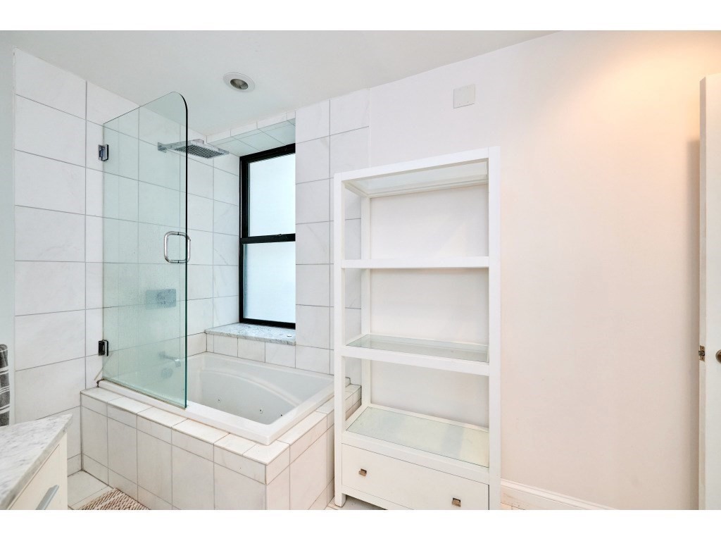 55 Temple Pl, Midtown