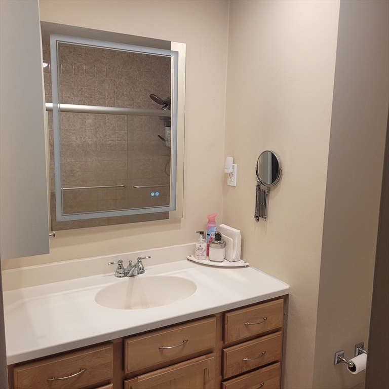 935 Washington St, Newtonville