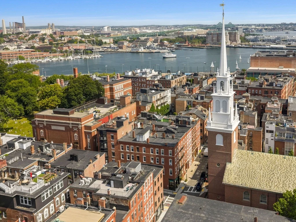 176 Salem St, North End