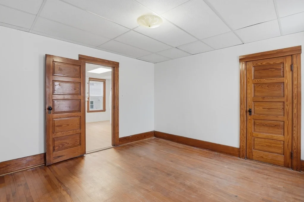 34 King Philip Rd, Worcester