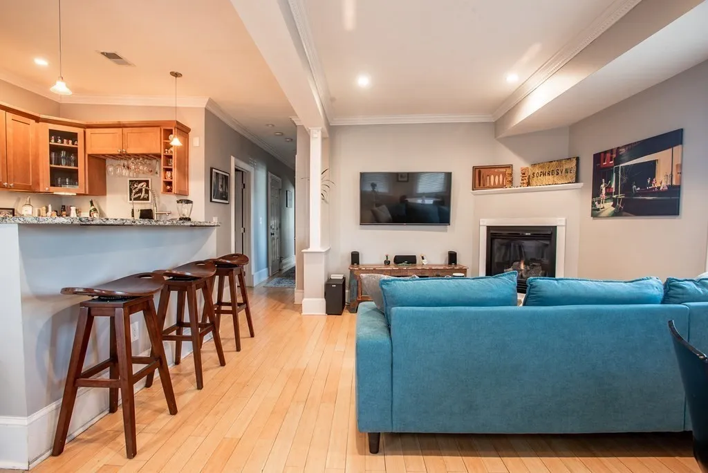 26 Beach St, Boston