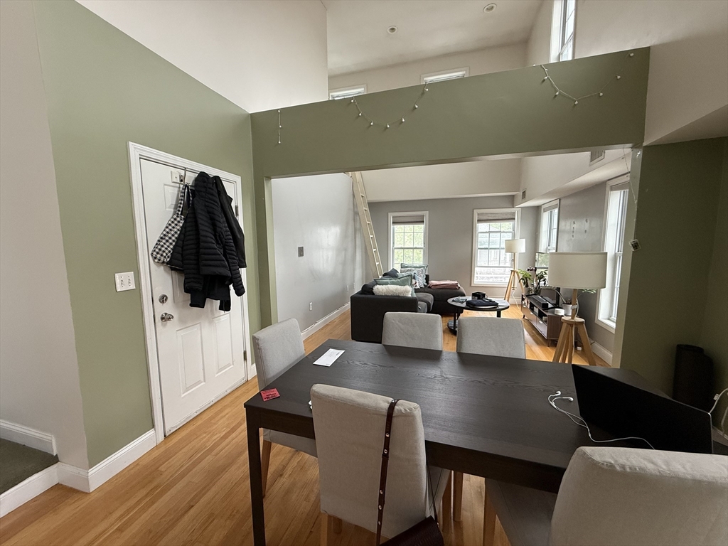 11 Everett Ave, East Somerville