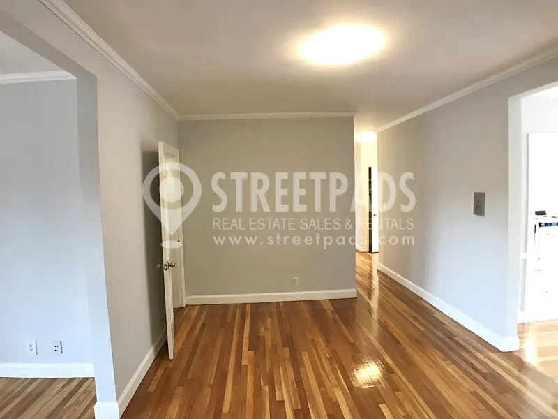 1151 Beacon St, Longwood