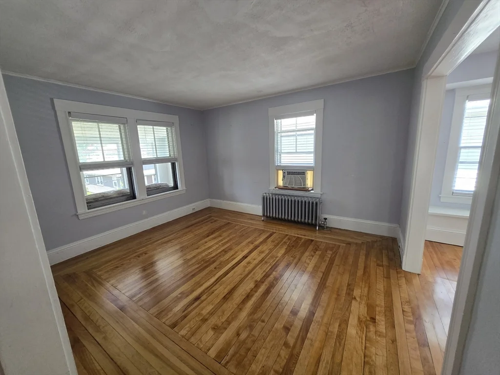 30 Maple Ave, Medford