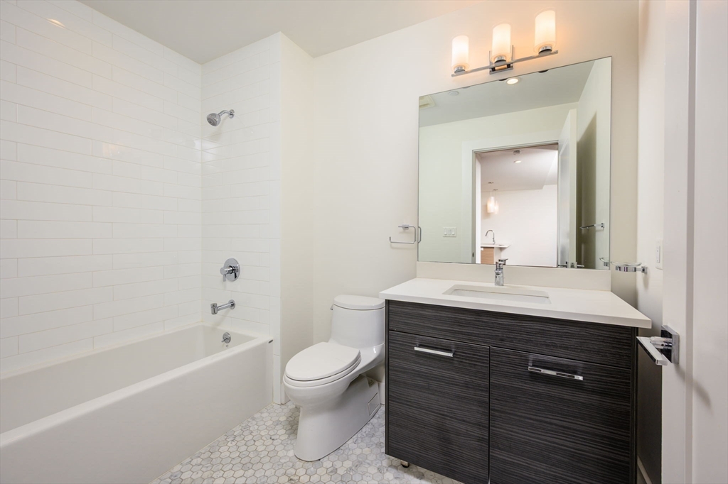 14 W Broadway, South Boston