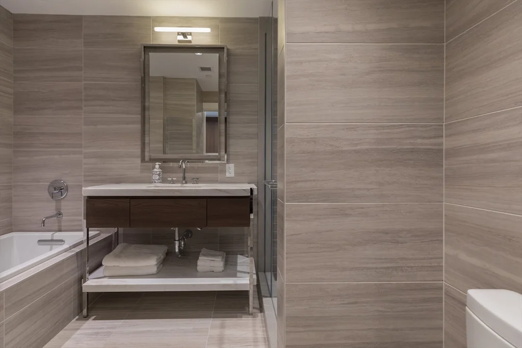 40 Trinity Pl, Back Bay