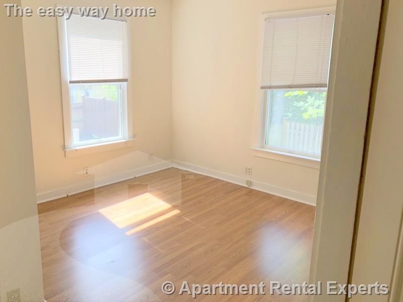 9 Linden Cir, Porter Square