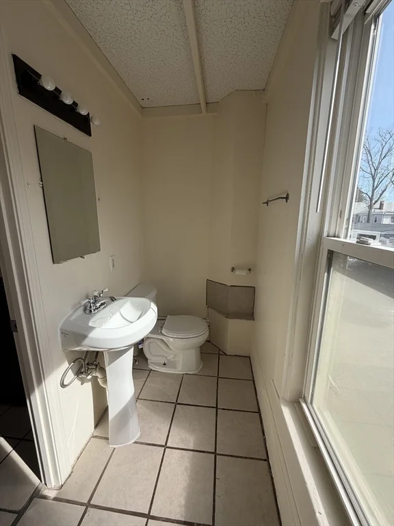 10-12 Maple St, Waltham