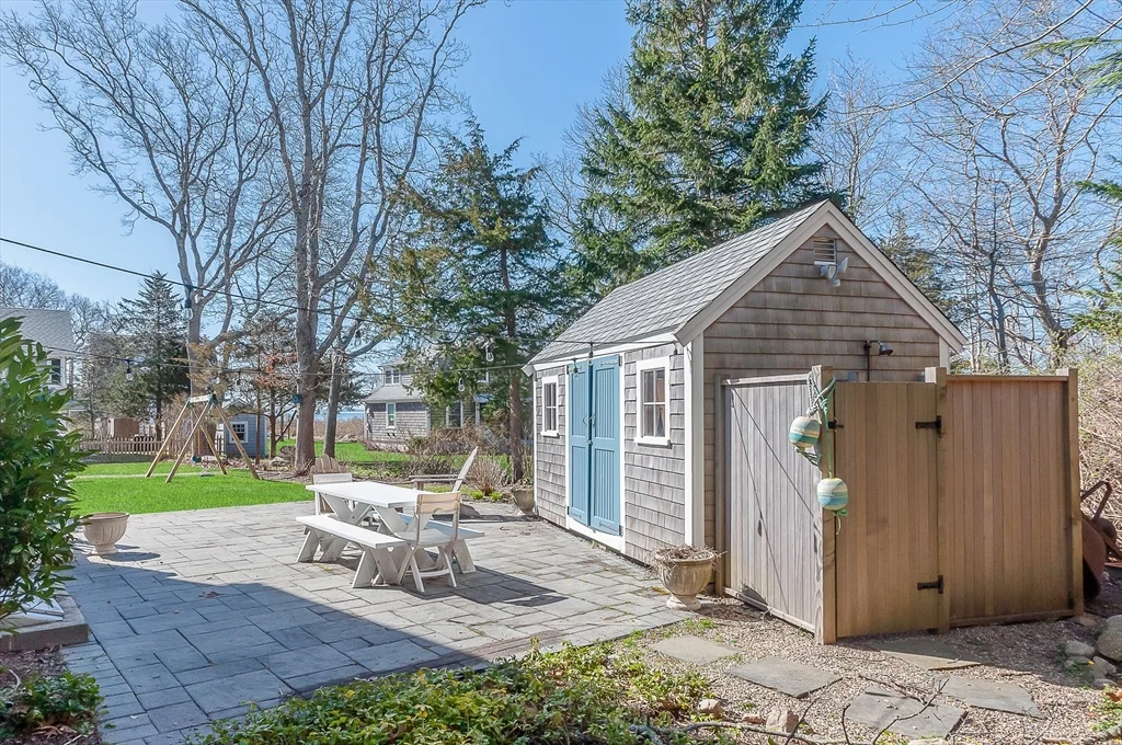 26 Mattakiset Rd, Antassawamock