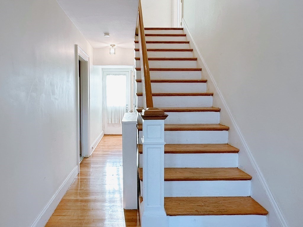 3 bed, 1.5 bath apartment for rent at 32 Valentine Unit SFH, Arlington — photo 6 of 16