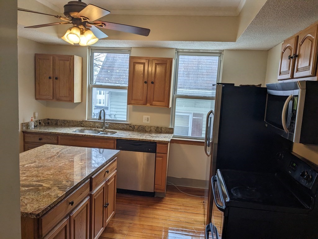 3 bed, 1 bath apartment for rent at 138 Devon St Unit 2, Dorchester — photo 2 of 10