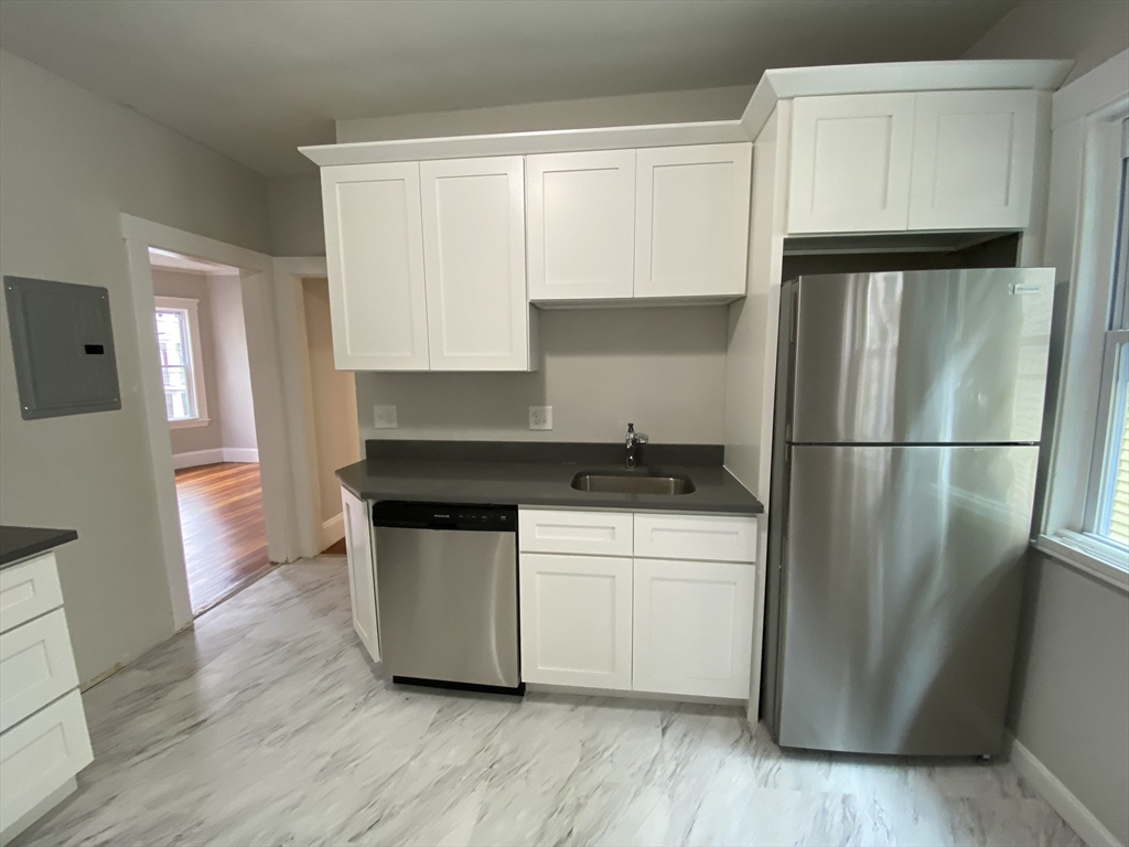 3 bed, 1 bath apartment for rent at 99 Capen St Unit 2, Dorchester — photo 3 of 8