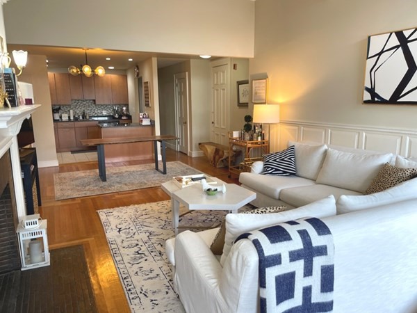 2 bed, 2 bath apartment for rent at 471 Beacon St Unit 4, Back Bay — photo 3 of 14