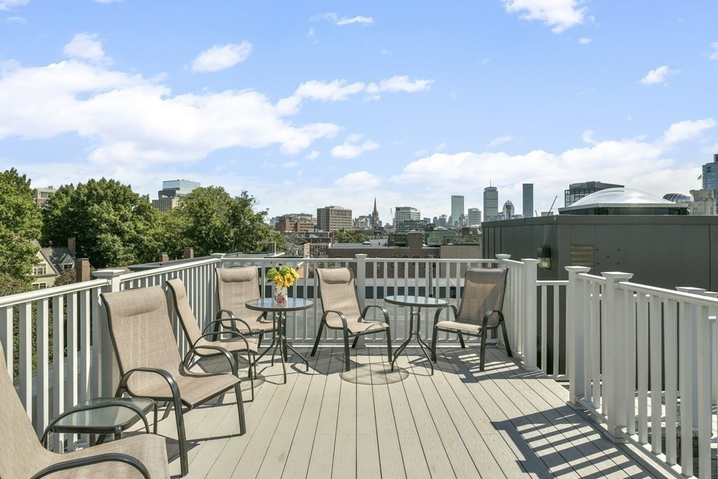 1060 Beacon St, Coolidge Corner