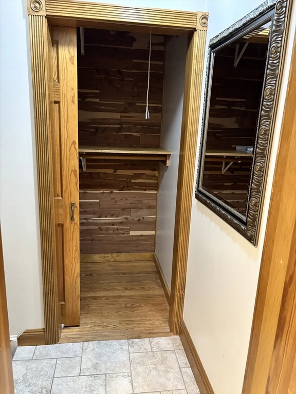 903 Prospect, Somerset