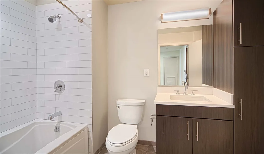 1 Canal St, North End