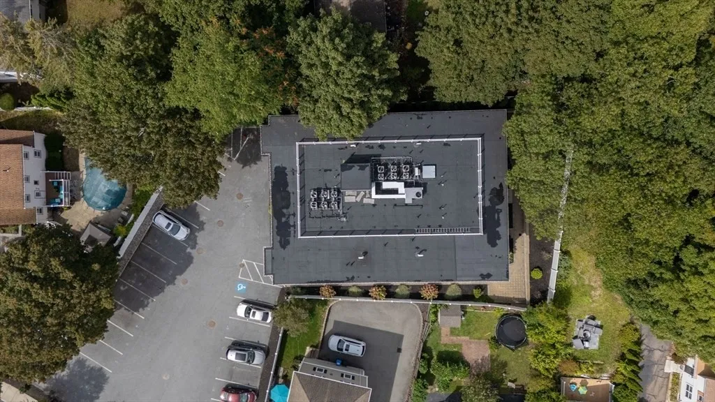 315 College Farm Rd, Waltham