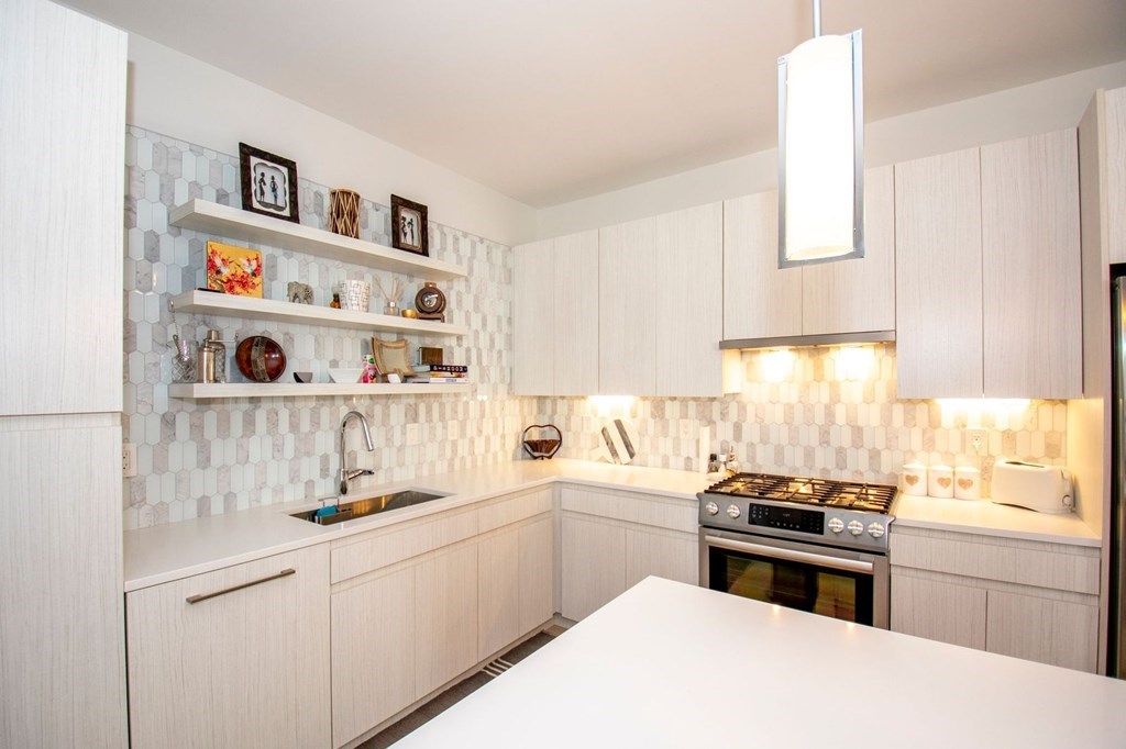 45 W Third St, South Boston