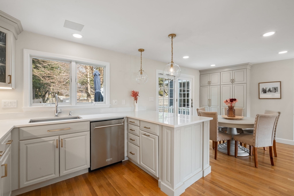 285 Temple St, Newton