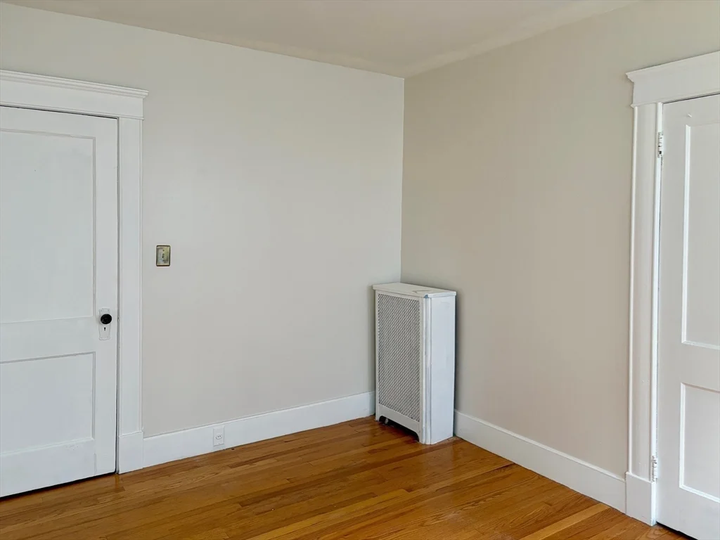 271-273 Pleasant St, Holyoke