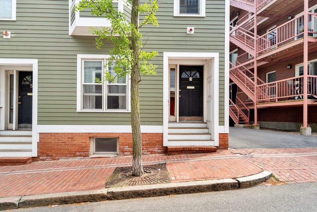 3 Winthrop St, Charlestown