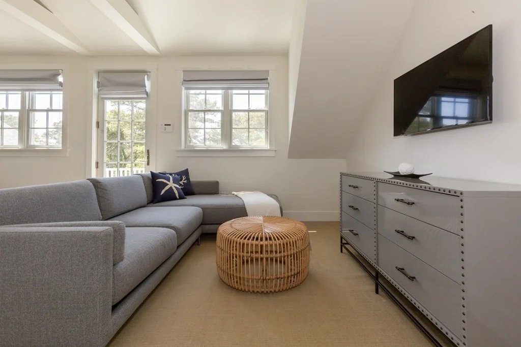 12 Pond View Dr, Nantucket