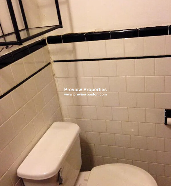 849 Beacon St, Fenway