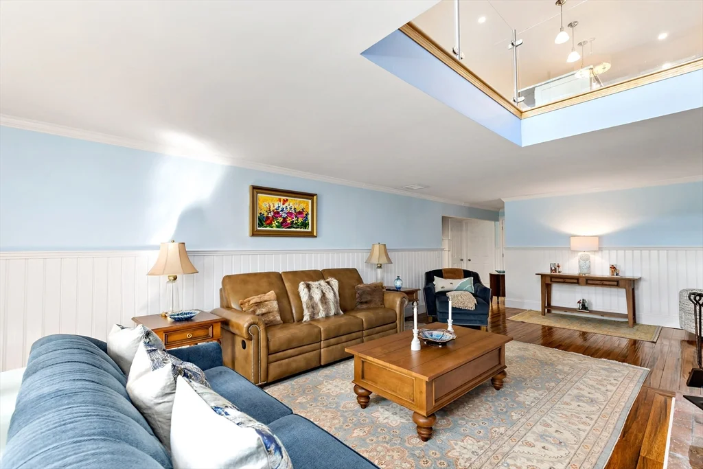 24 Ships View Ter, Buzzards Bay