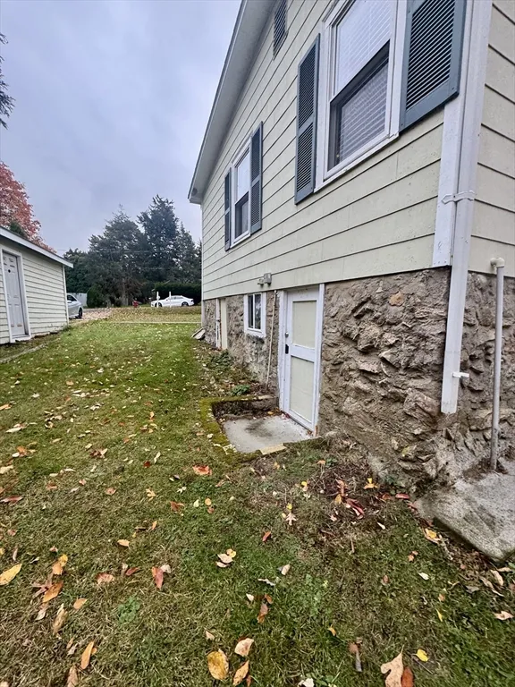 16 Winona Ave, Sconticut Neck