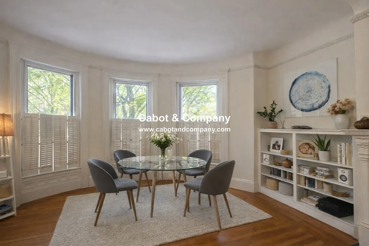 290 Commonwealth Ave, Back Bay