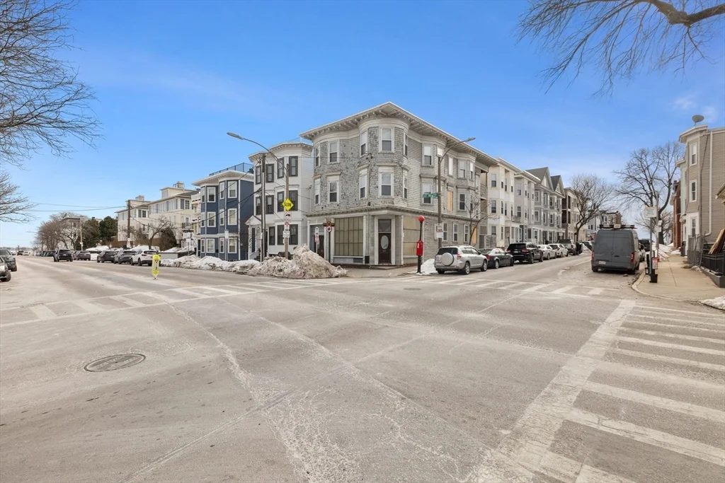 921-923 East Broadway, South Boston