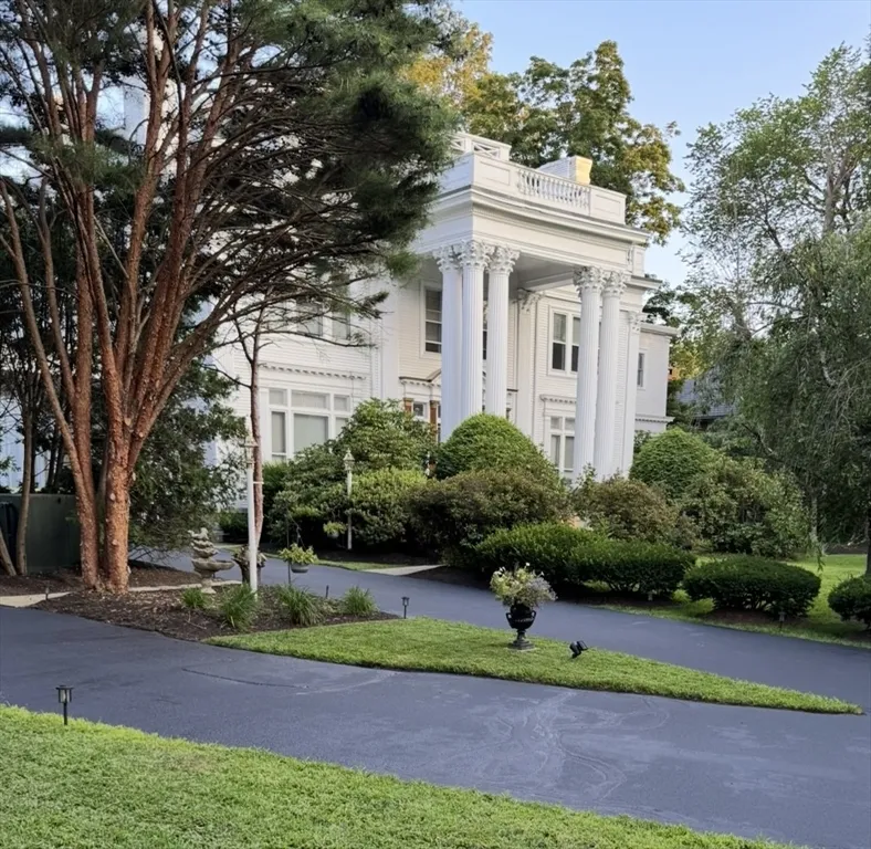 600 Washington St, Wellesley