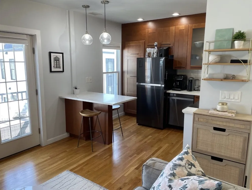 258 Everett St, East Boston