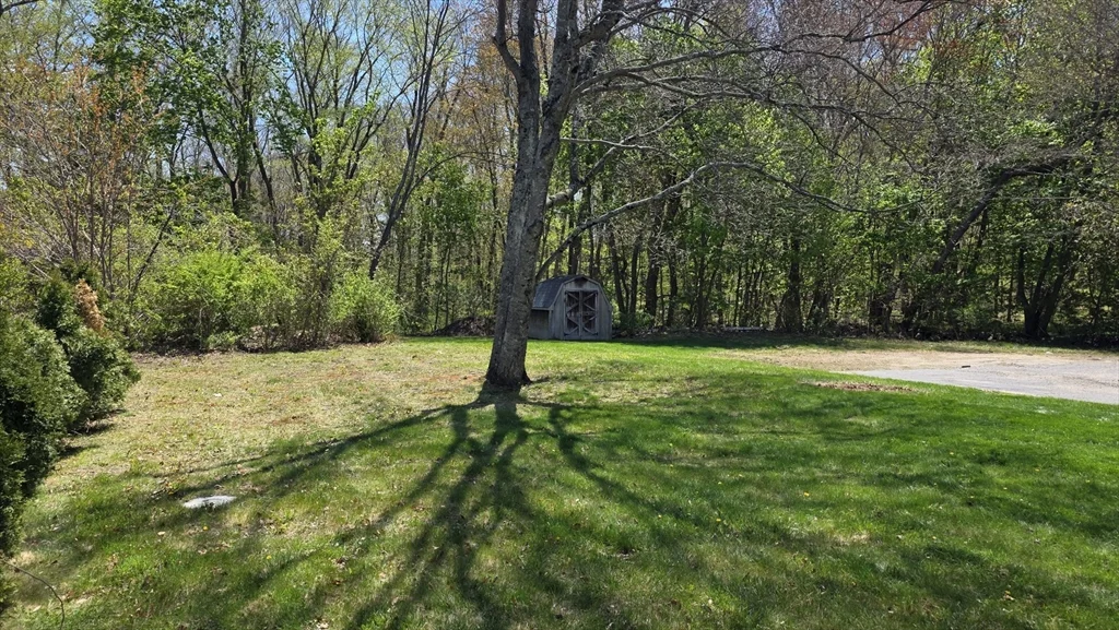 698 Church St, Whitinsville