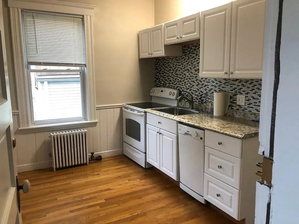 18 Cliff St, Salem
