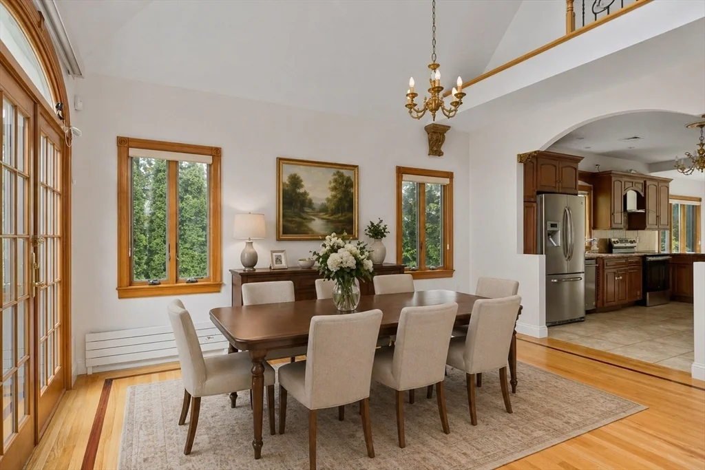24 Carthay Cir, Newton Highlands