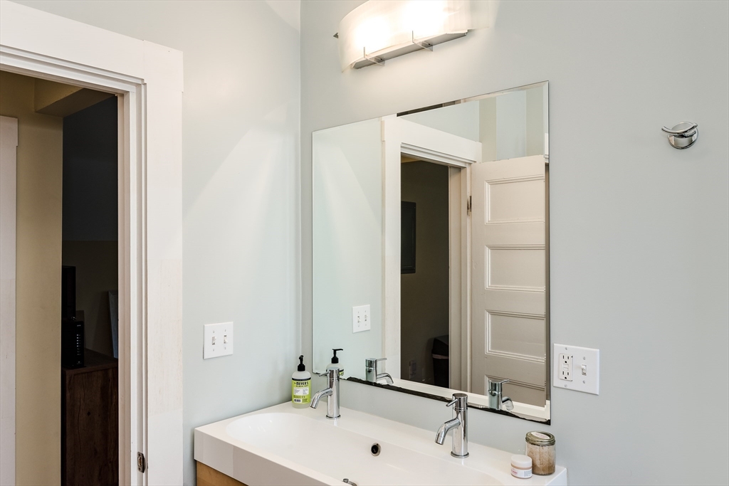 50 Waterhouse St, Teele Square