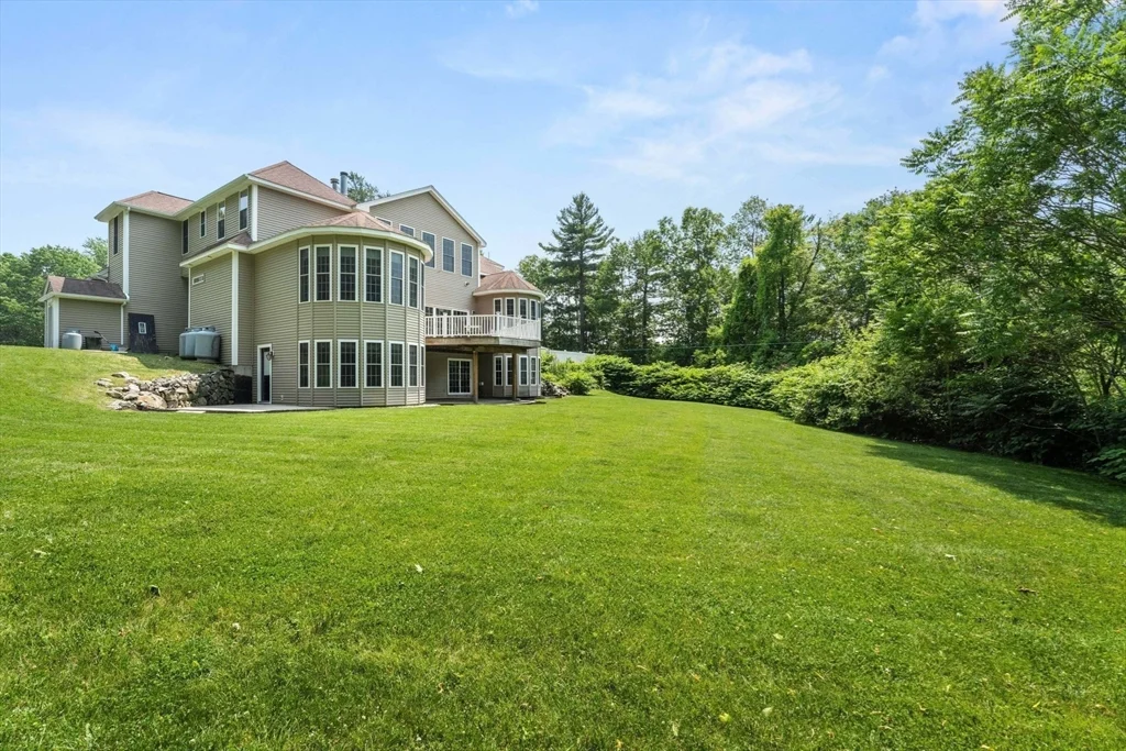 31 Cedar St, North Reading