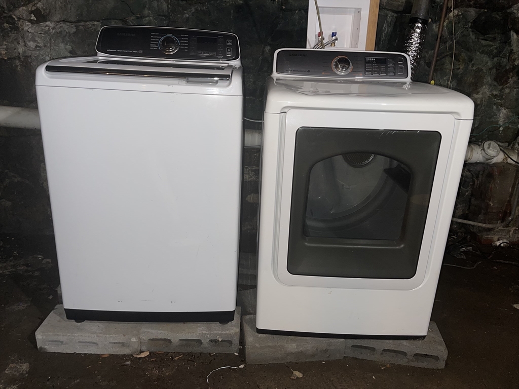 462 Main St, Gardner