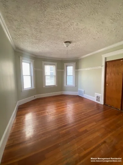 4412 Washington St, Roslindale