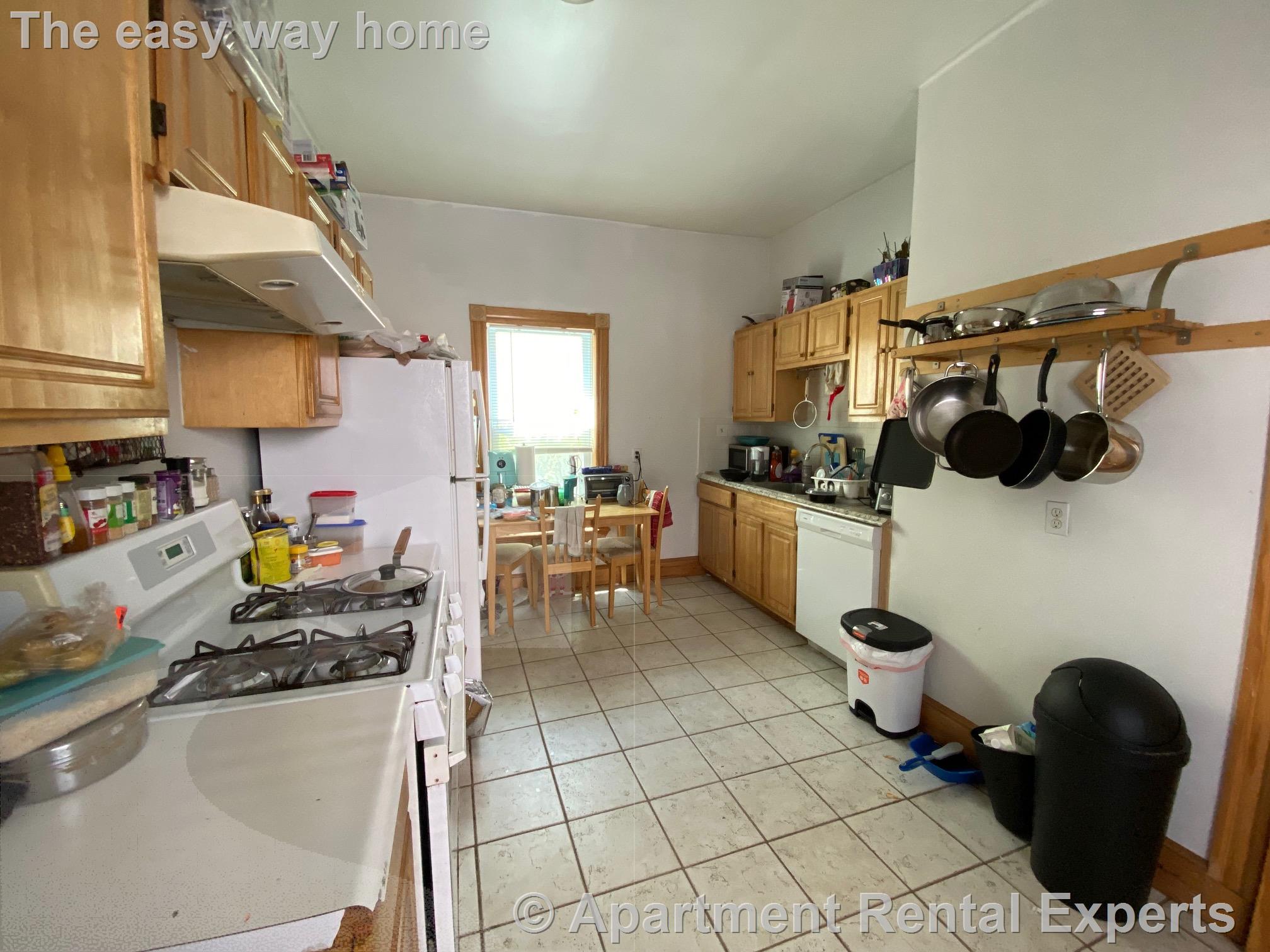 11 Cameron Ave, Davis Square