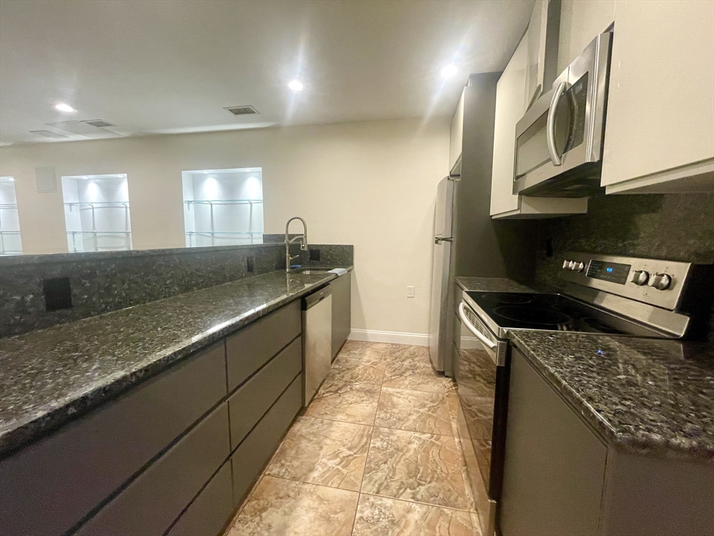 25 Saint Mary's St, Brookline