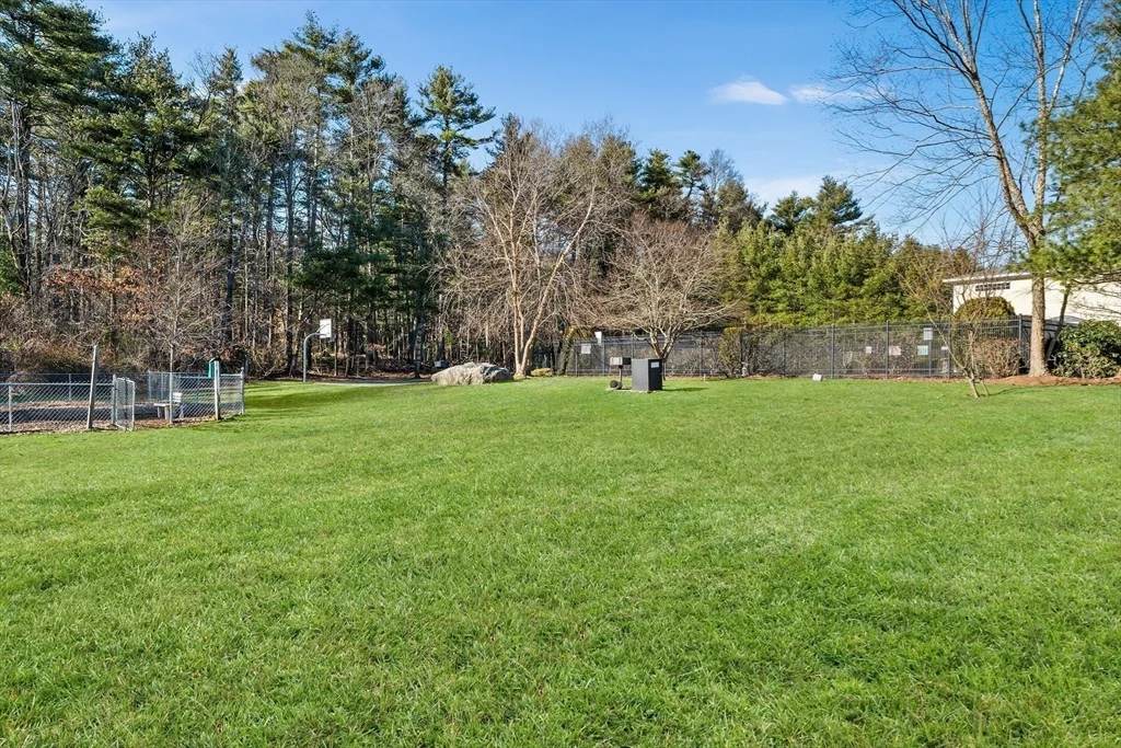 2 Janet Rd, South Easton