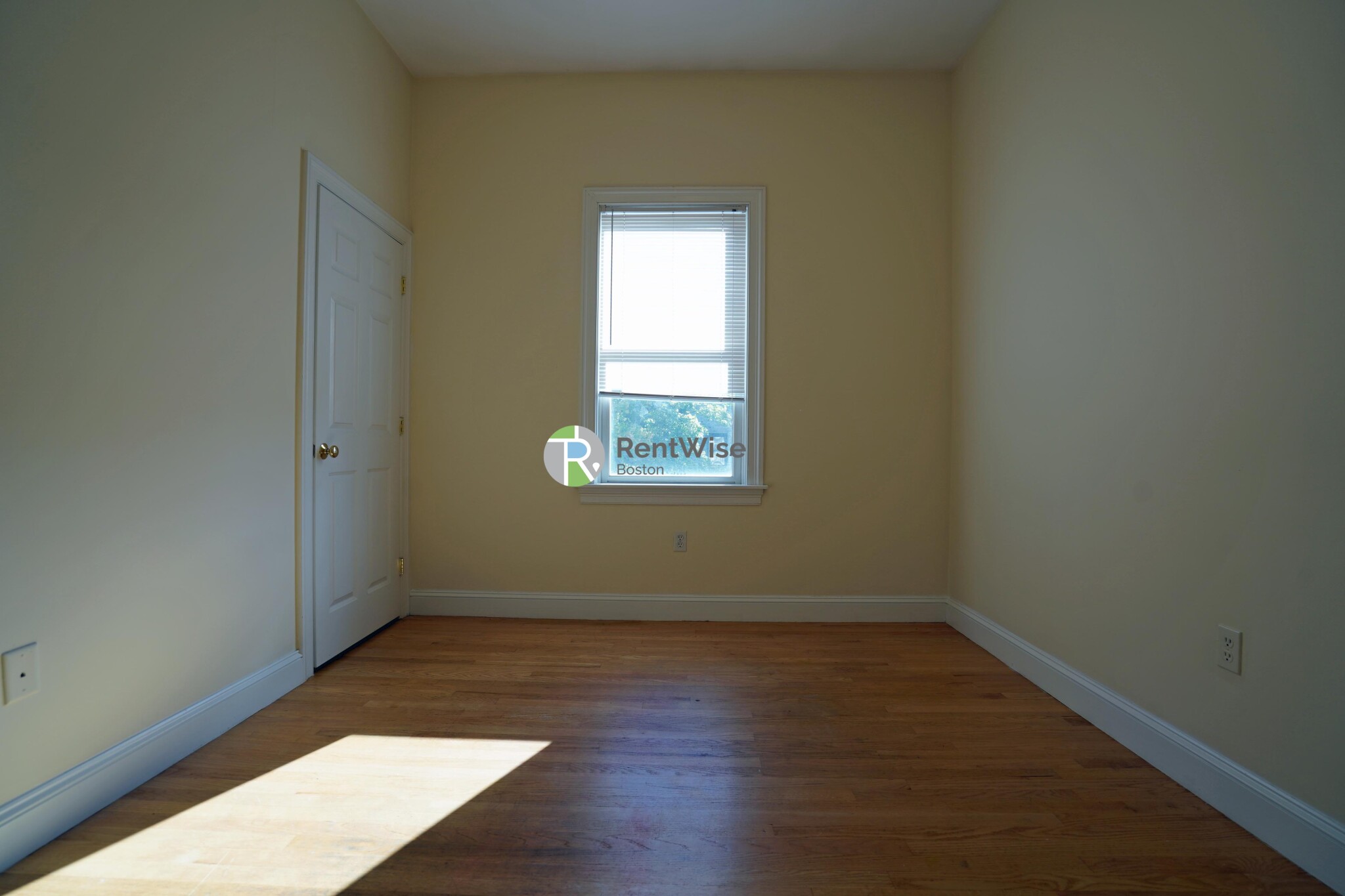 9 Gardner Ter, Allston