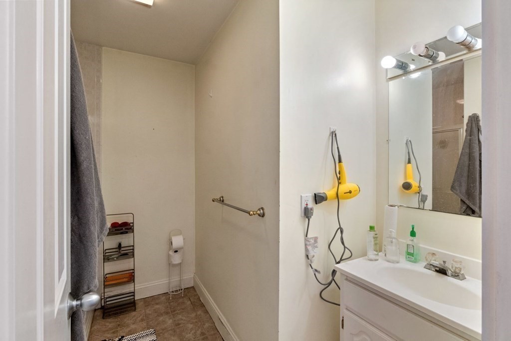 38 Roberts Rd, Harvard Square