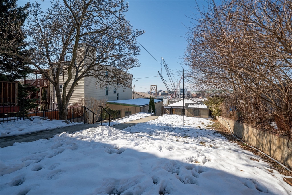 390 Meridian St, Central Square