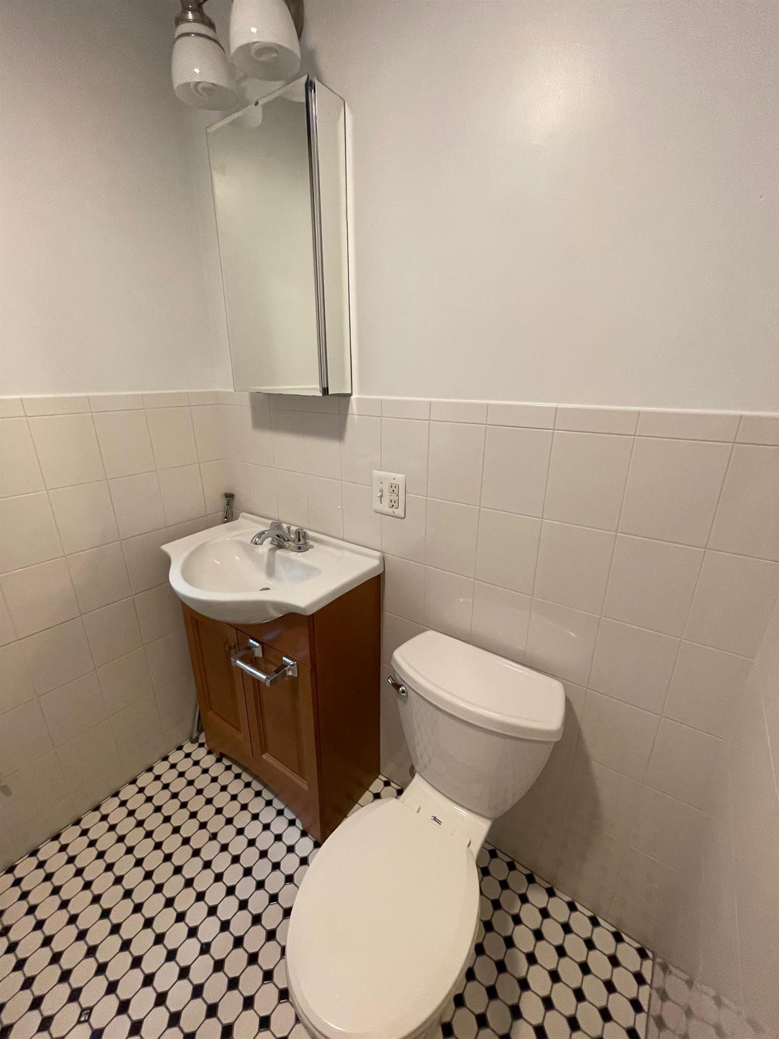 5 Linnaean St, Neighborhood Nine