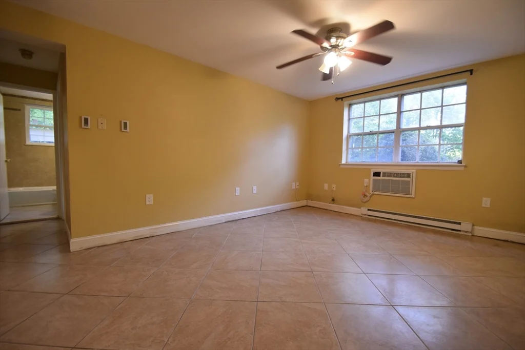 1 Colonial Village Dr, Arlington